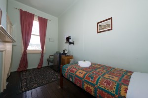 Room 4A - single wuite